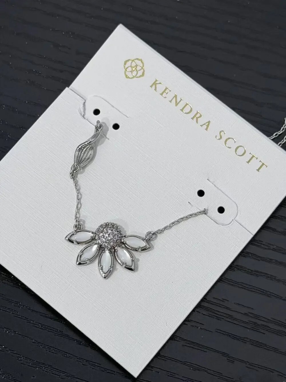 Kendra Scott Daisy Pendant Necklace